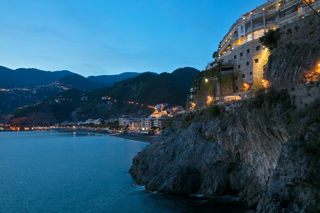 Hotel Club Due Torri Майори Экстерьер фото