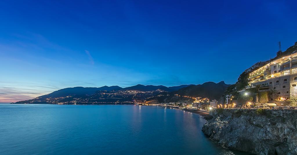 Hotel Club Due Torri Майори Экстерьер фото