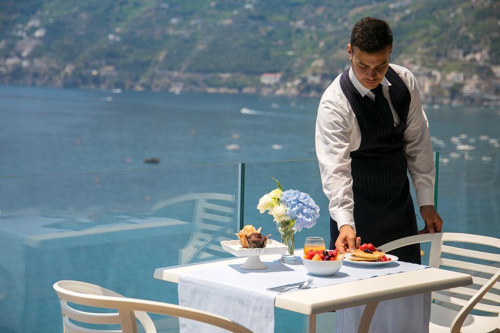 Hotel Club Due Torri Майори Экстерьер фото